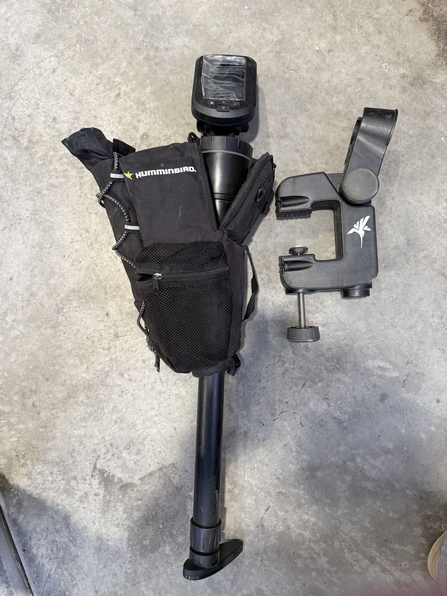 Hummingbird Fishing, Buddy Max