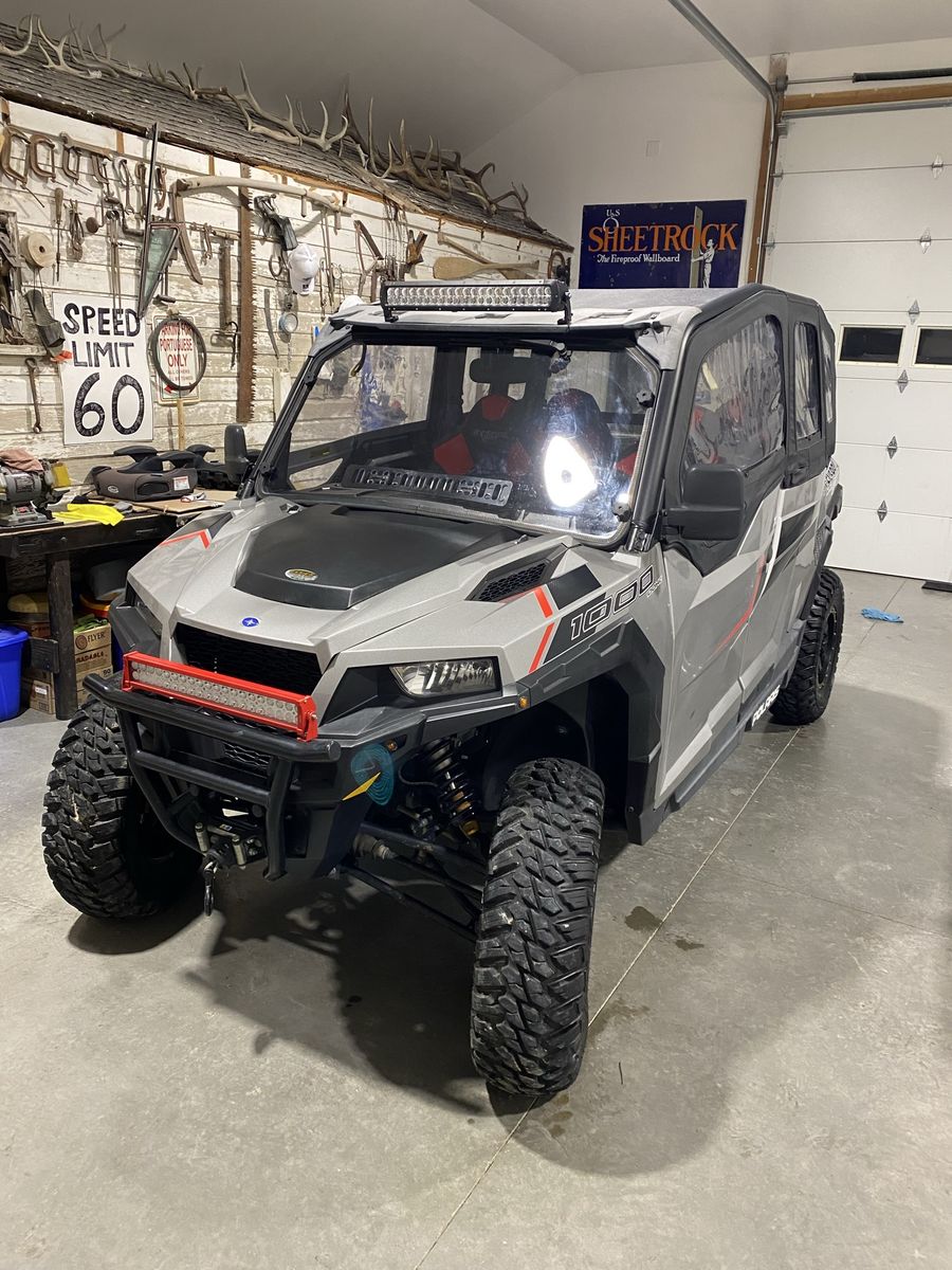 Polaris General 1000 2017 UTV 4x4 Utility Vehicle Side-by-Side 1000cc