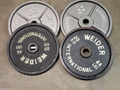 Weights 178 pounds