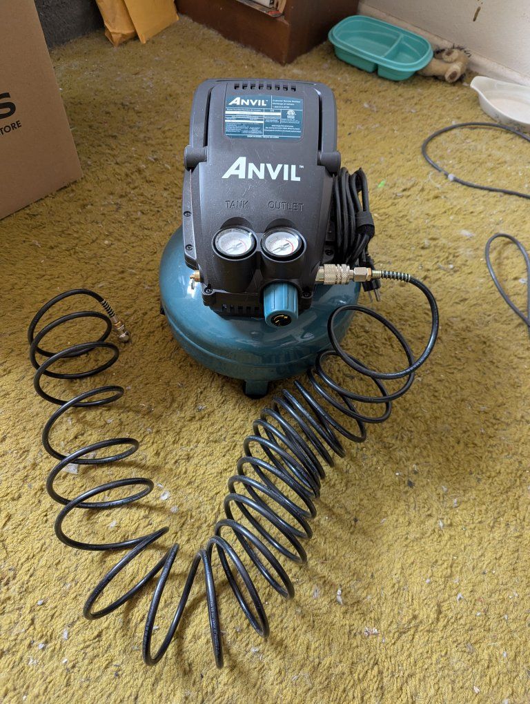 ANVIL 1002-714-647 2 GAL 100PSI PORTABLE AIR COMPRESSOR