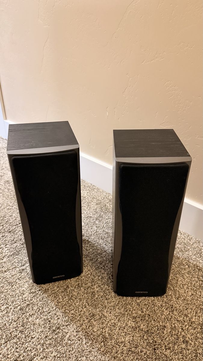 Onkyo SKF-550F Home Theater Speakers Pair
