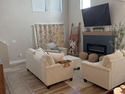 Seeking 2 roommates $850 Each Plus Half Utilities