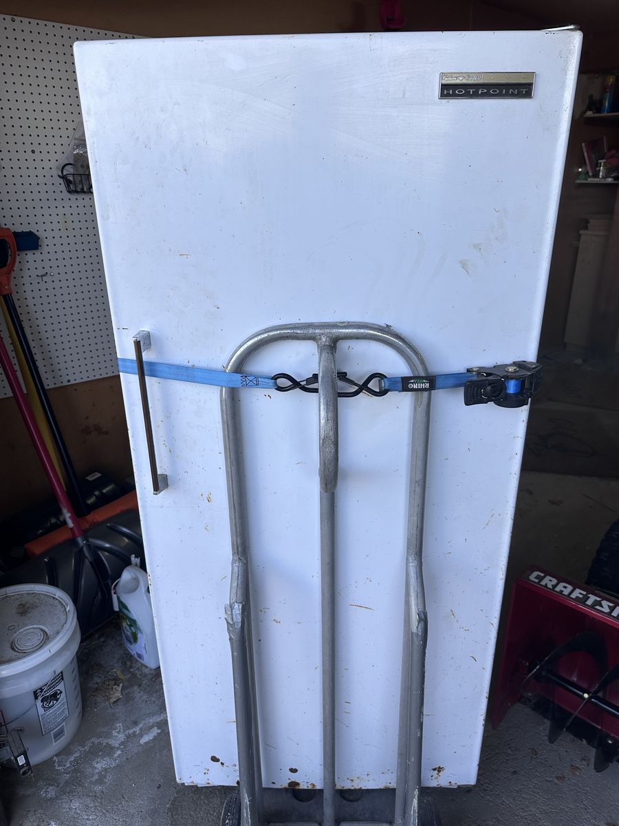 Hotpoint (GE) Custom Crafted 12 Cubic Feet Upright Freezer (Model: 3FV312K2)