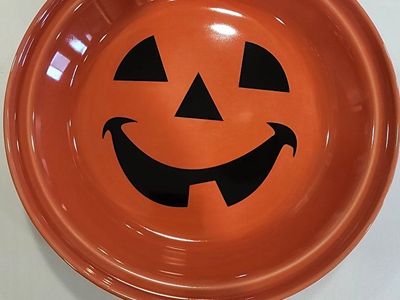 Fiestaware set of Happy Pumpkin (Flamingo)