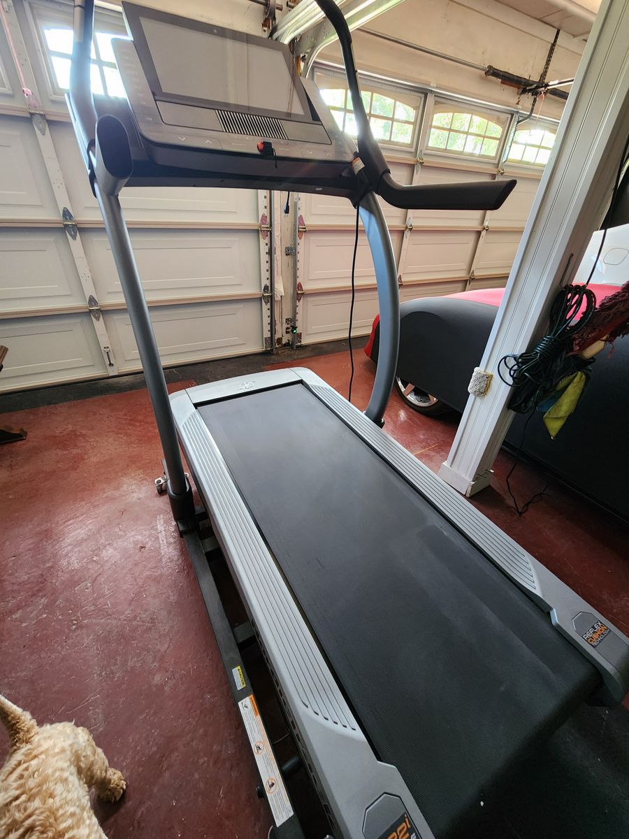 NordicTrack X22i Commercial Incline Trainer Treadmill