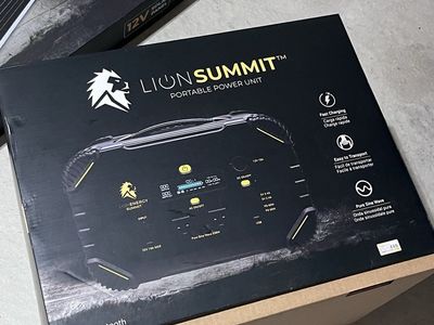 Lion Energy Summit Portable Solar Generator Bundle – 665Wh + 100W Panel + 25’ Cable