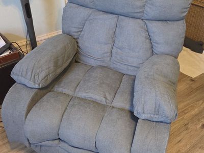 New Lift Recliner with Massage & Heat