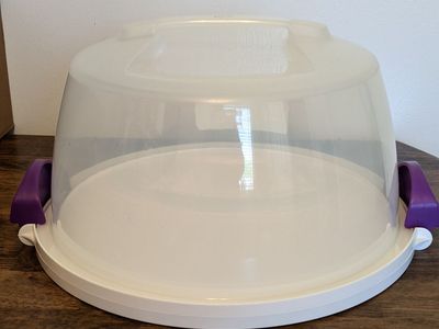 Wilton Cake/Dessert Carrier