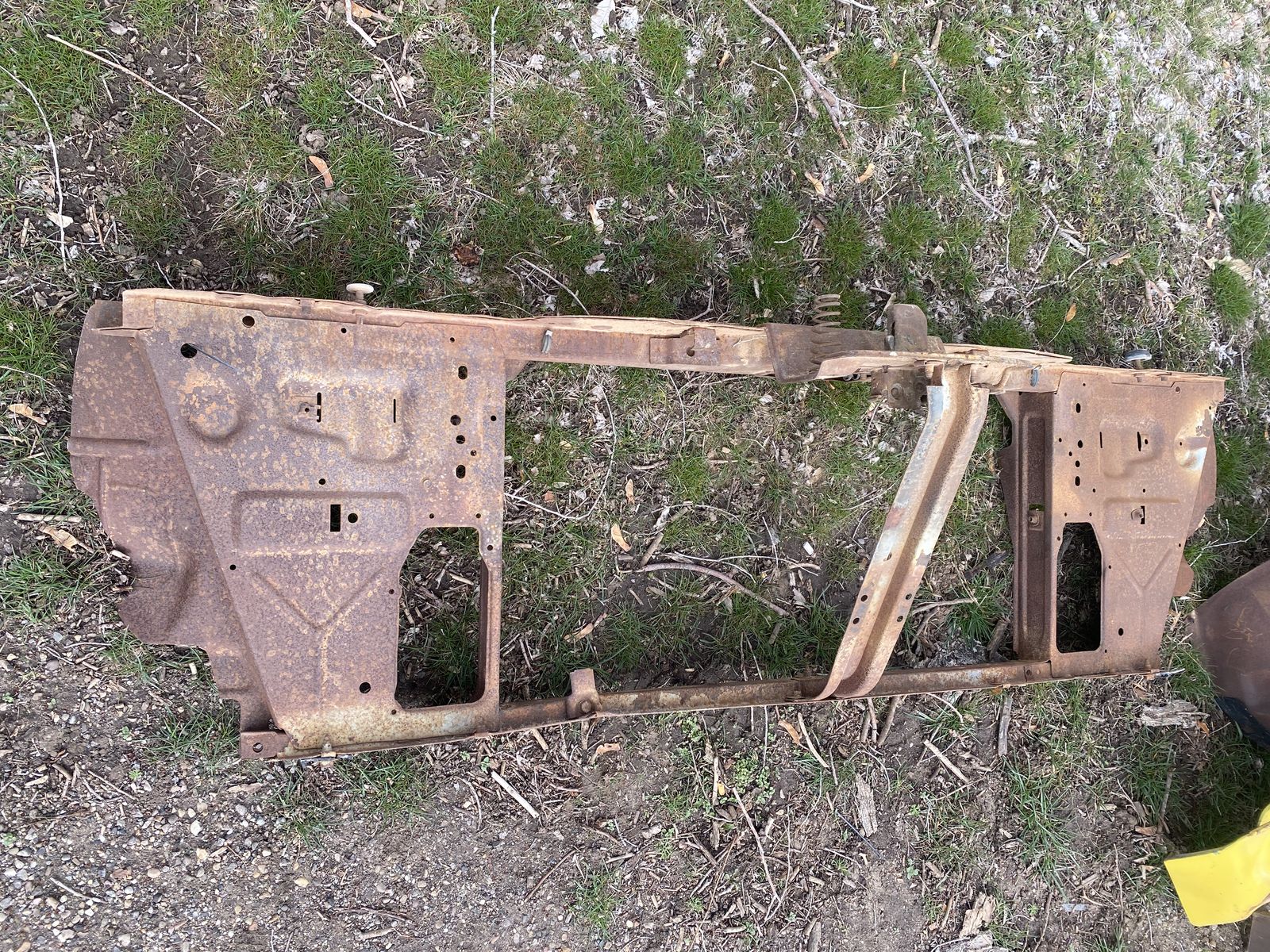 71 72 Gto core Support And Hood Latch