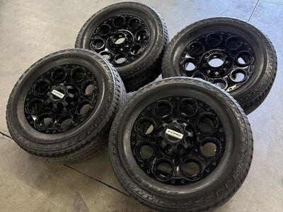 2025 Ford F350 OEM 20in Fx4 20in Wheels/ 275/65/20