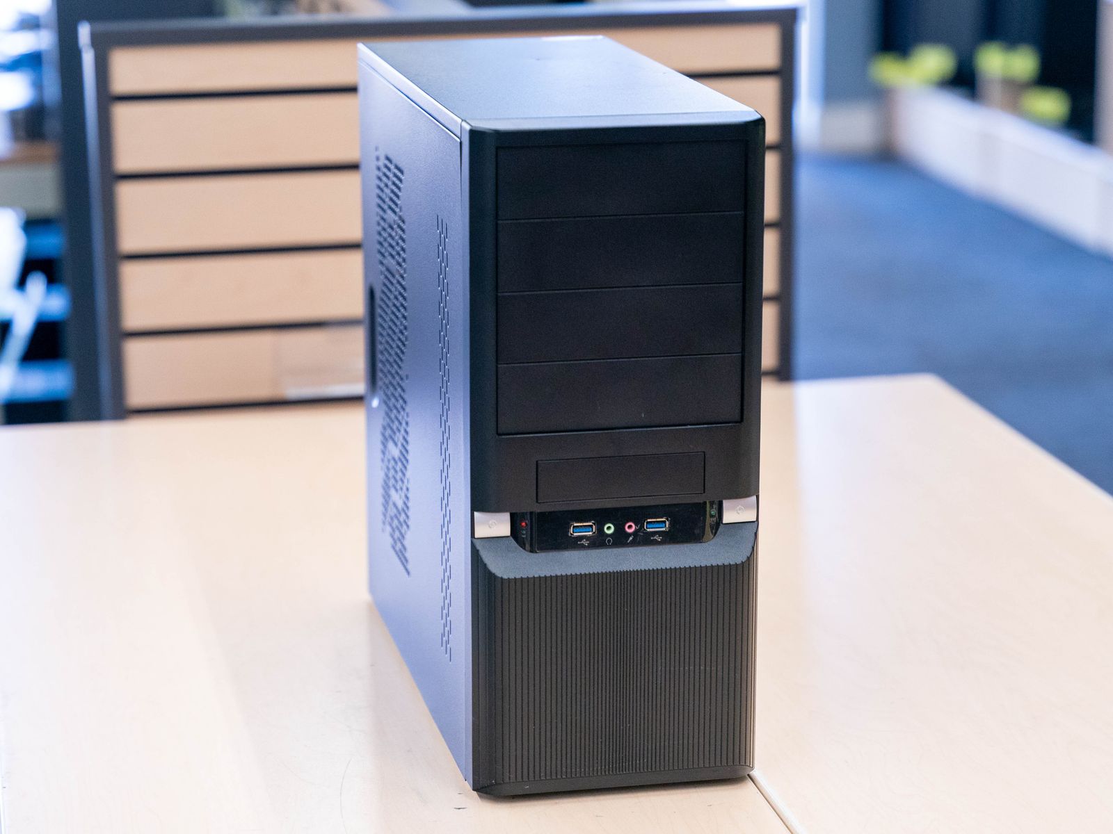 Custom i7-9700 Gamer 1TB SSD 32GB RAM RTX 3060 Windows 11 Desktop Computer Gaming