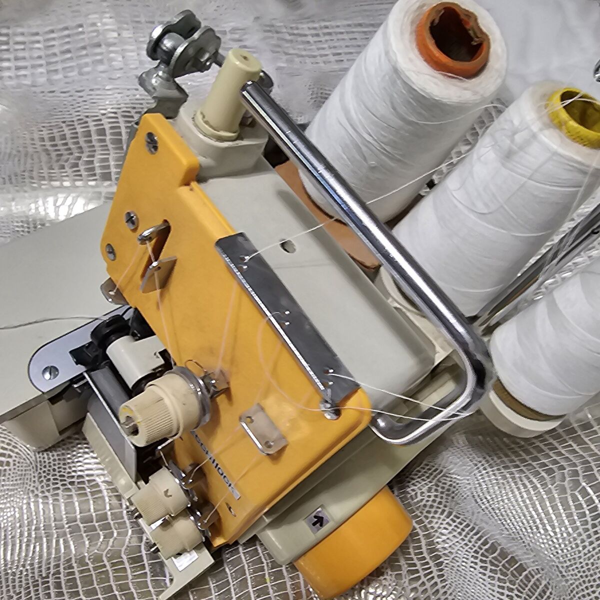 NECCHILOCK SEWING MACHINE