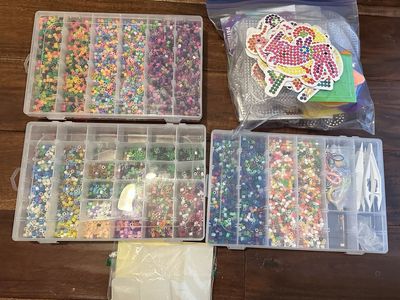 Melty beads (fuse beads)