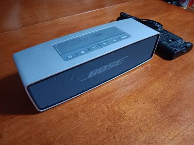 Bose SoundLink Mini Bluetooth Speaker with Charger. Tested. Excellent Conditions!