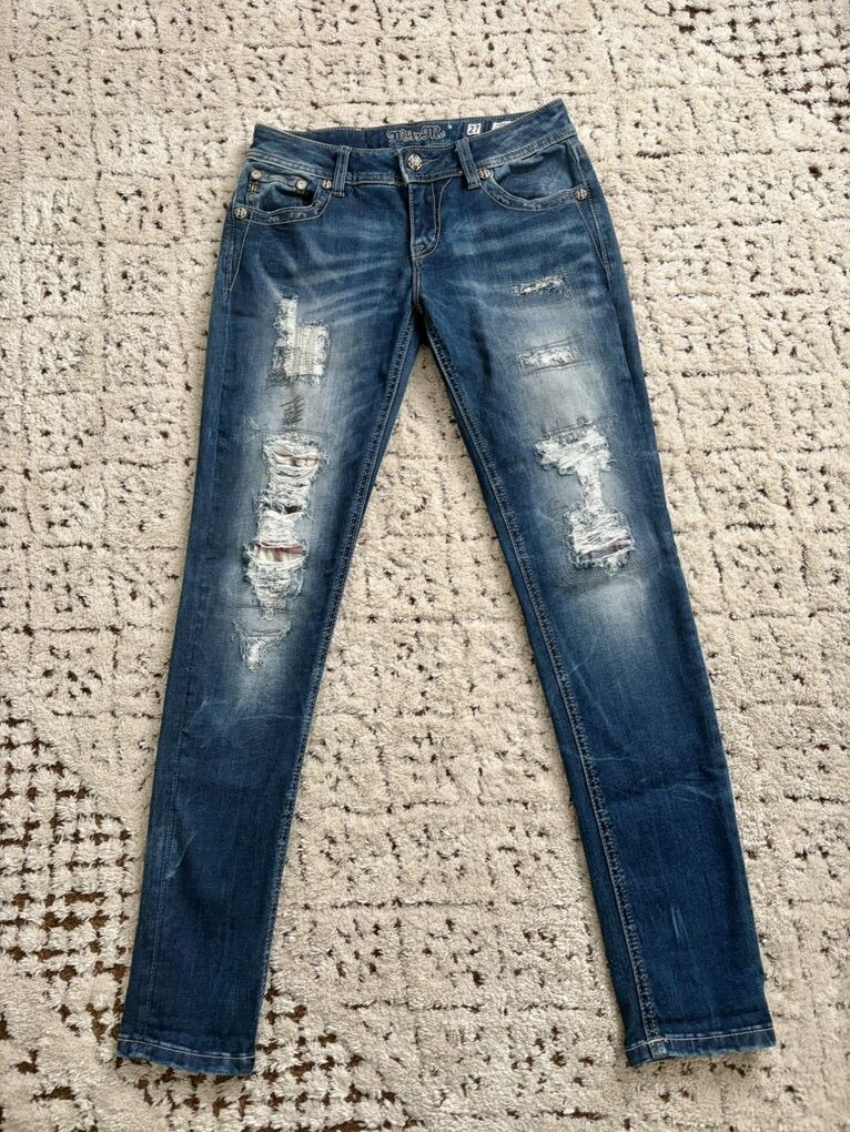 Miss Me Ripped Skinny Jeans Size 27