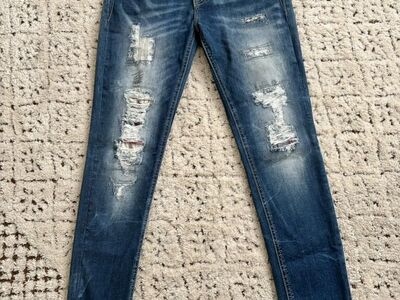 Miss Me Ripped Skinny Jeans Size 27