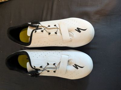 Size 43/9.5 road bike shoes