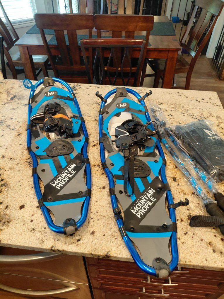 Mountain Profile Snowshoe Adventure Pack with Poles and Bag Blue