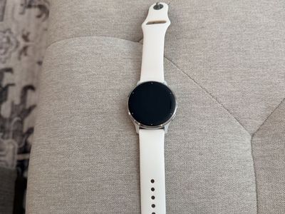 Garmin Venu 3 GPS Smartwatch 45mm - White / Silver
