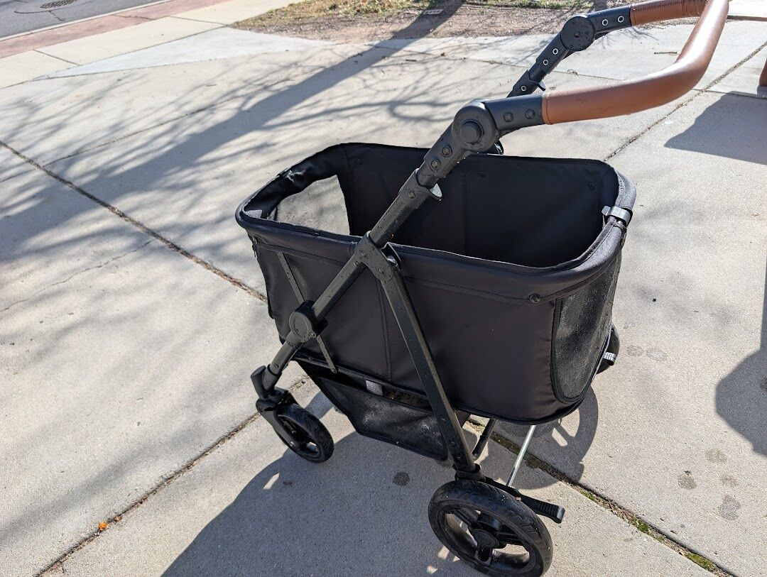 All-Terrain Pet Stroller with 4-Wheel Suspension - Excellent Condition