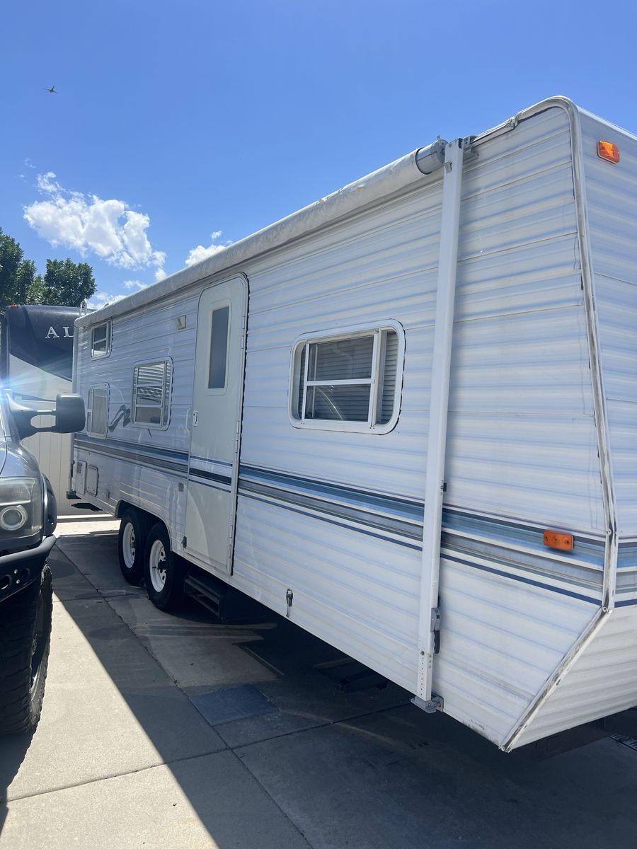 2000 Aljo Skyline 2610 Dual Axle Travel Trailer