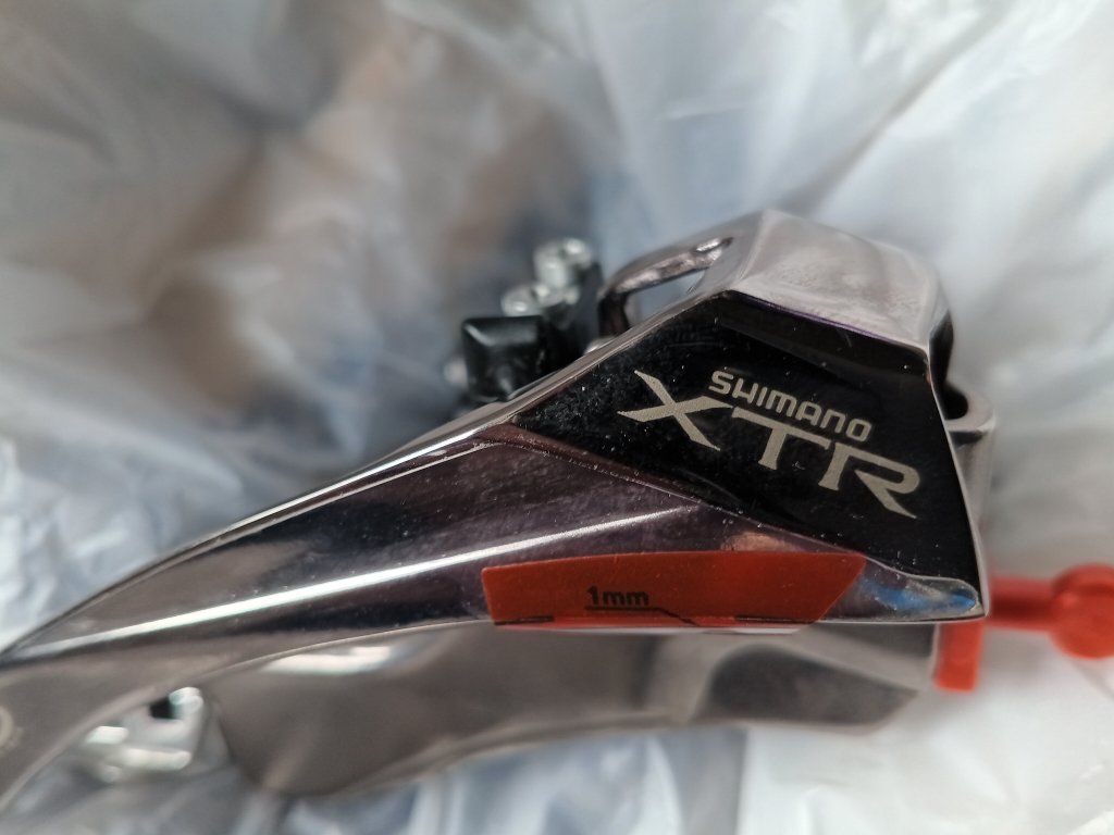 New Shimano XTR FD-M952 Front Derailleur: 31.8mm -