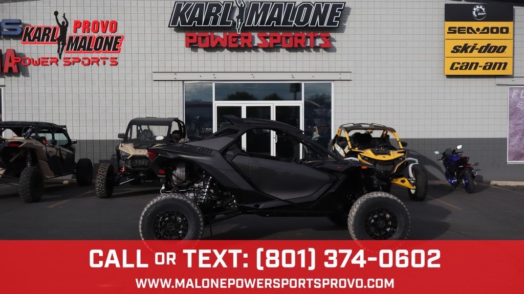 2026 Can-Am® Maverick R X RS with Smart-Shox Tripl