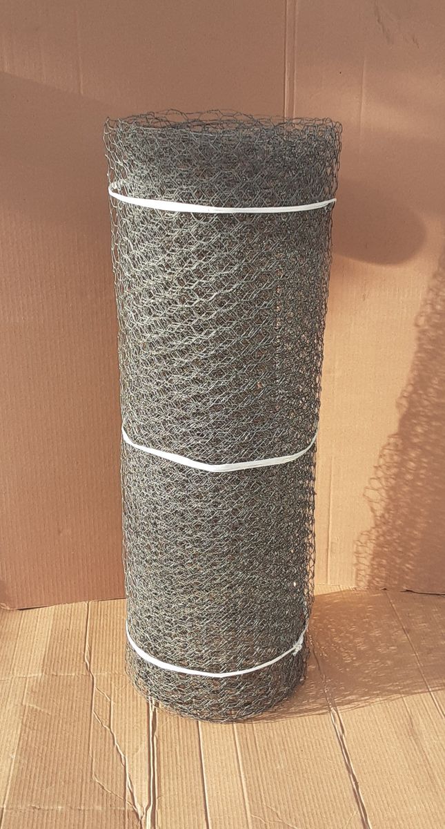 Rolled 35-ft x 3-ft Steel Chicken Wire -1 inch Hexagonal Mesh - In New Condition.