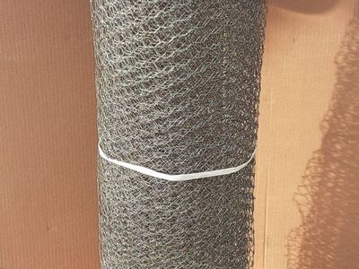 Rolled 35-ft x 3-ft Steel Chicken Wire -1 inch Hexagonal Mesh - In New Condition.