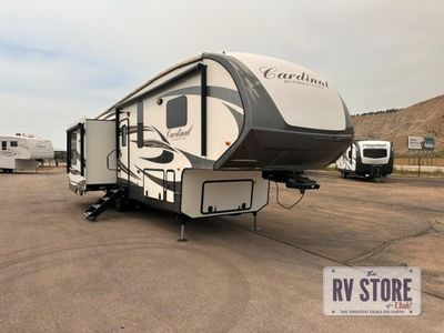 2013 Forest River RV Cardinal 3030RS Fifth Wheel Front Bedroom|Rear Living Area