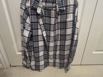 Visitor Plaid Long Sleeve Button Down Flannel Shirt Size Medium