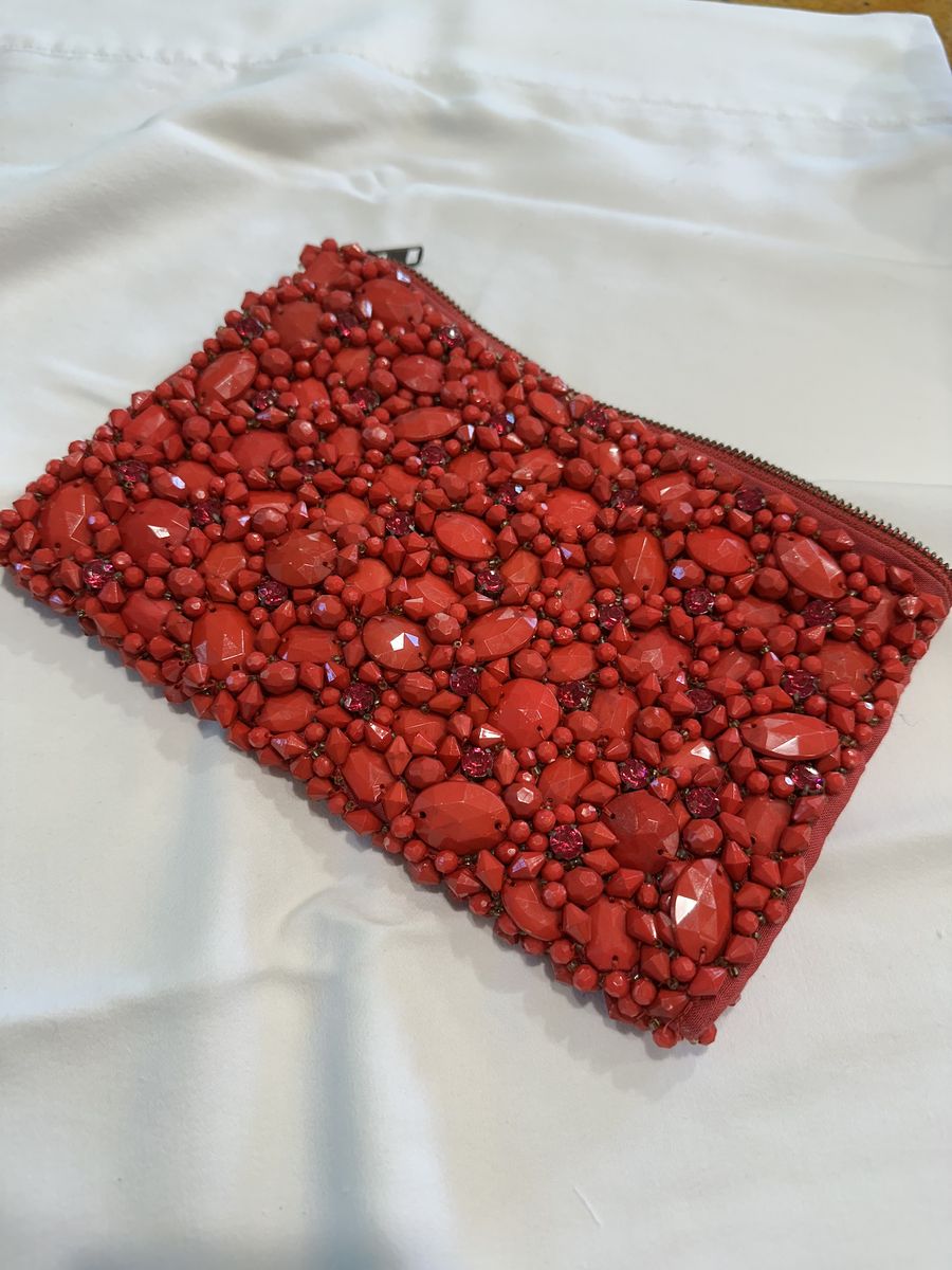 Red Beaded Clutch Bag with Gemstone Embellishments and Zipper Closure