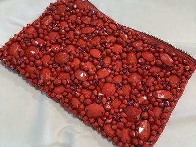 Red Beaded Clutch Bag with Gemstone Embellishments and Zipper Closure