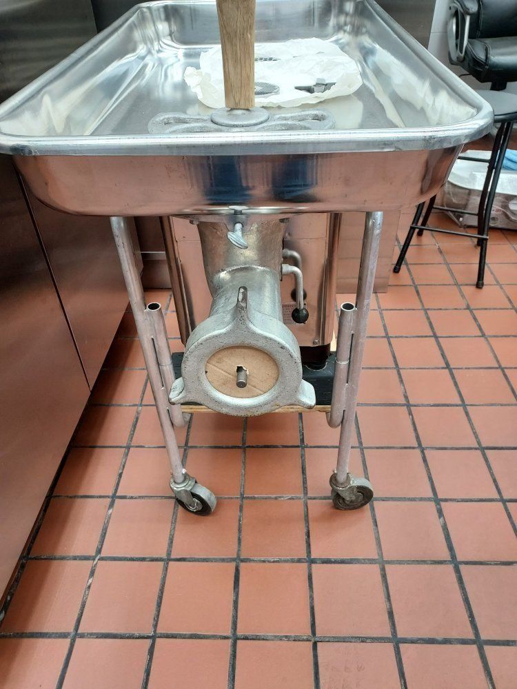 Butcher Boy TCA‑32 Commercial Meat Grinder – New Speco Blades/Plates – 220V 1‑Phase
