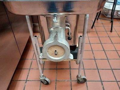 Butcher Boy TCA‑32 Commercial Meat Grinder – New Speco Blades/Plates – 220V 1‑Phase