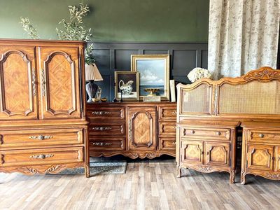 *FREE DELIVERY* Vintage King Drexel Oak Bedroom Set