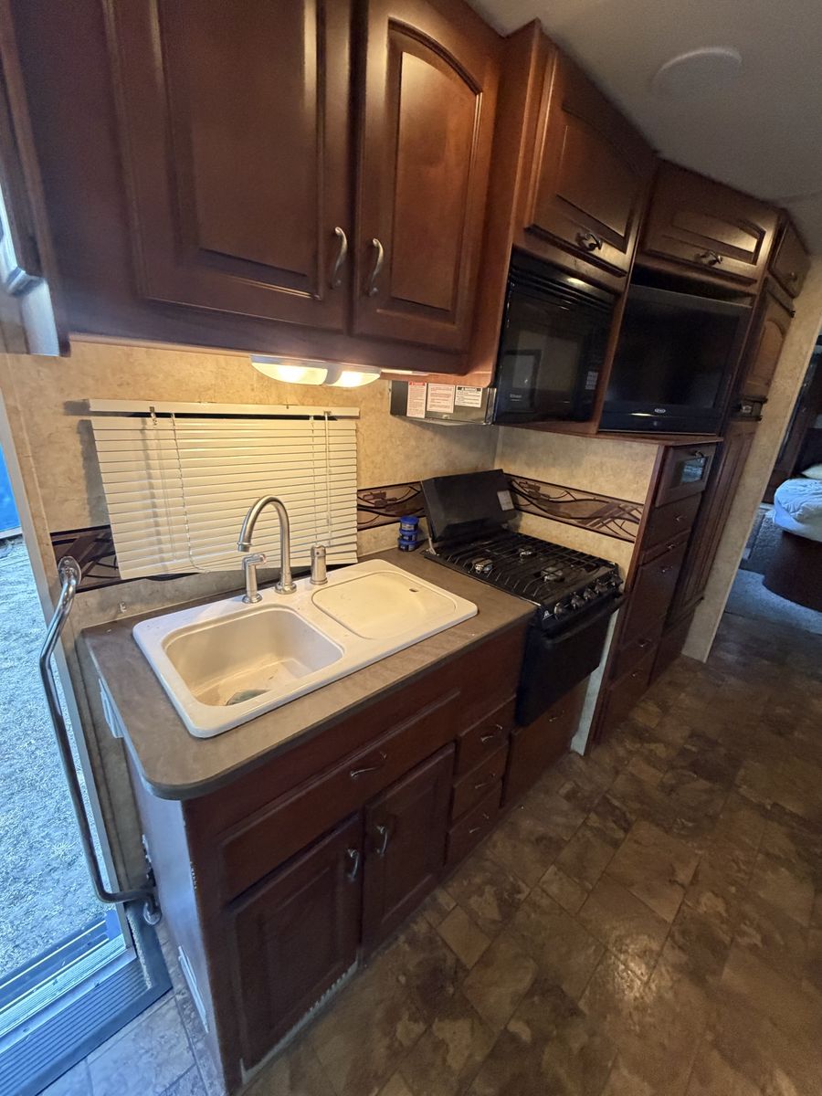 Main image 19