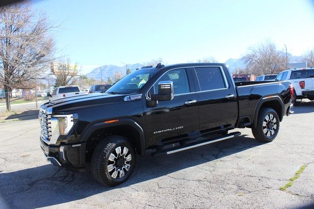2025 GMC Sierra 3500HD Denali
