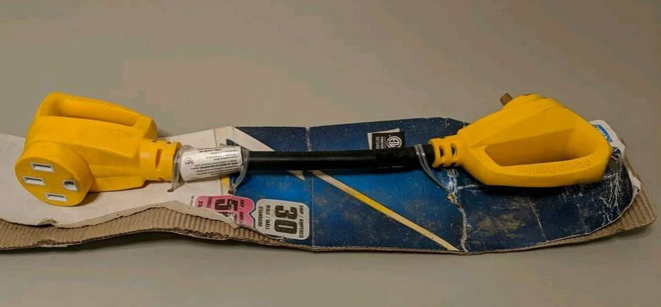 Camco 55183 18" dogbone 30am/50af 125v/3750w RV adapter