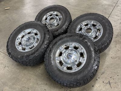 2015 ford f350 OEM 18in wheels/ 295/70/18 Toyo at3