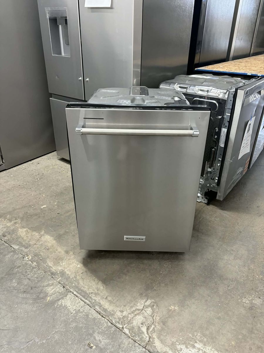 NEW KITCHENAID 44 DBA STAINLESS DISHWASHER W 3RD RACK