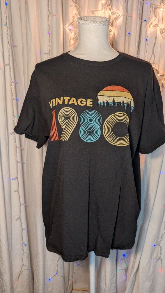 Unisex size M/L "Vintage 1980" Tee Shirt.