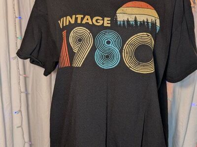 Unisex size M/L "Vintage 1980" Tee Shirt.