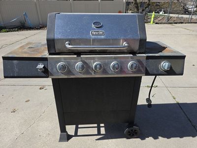 gas grill