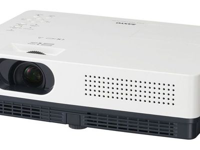 Sanyo PLC-XD2600 3LCD Projector-2,600 lumens, 3LCD, XGA (White)