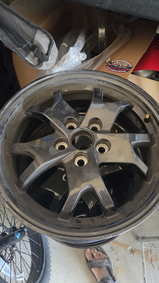 2023 Toyota Prius LE 17" rim