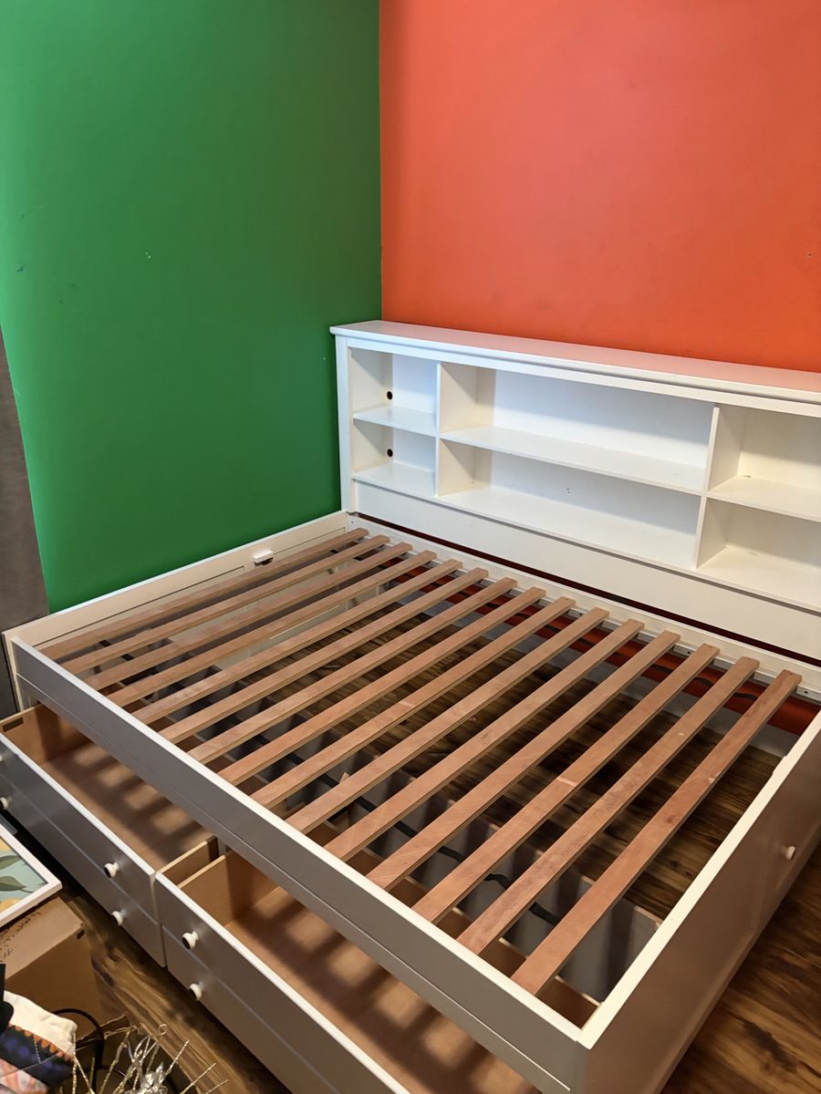 White Wood Storage Bed Frame with Bookshelf Headboard, Slatted Base.  Made for a Full size mattress.