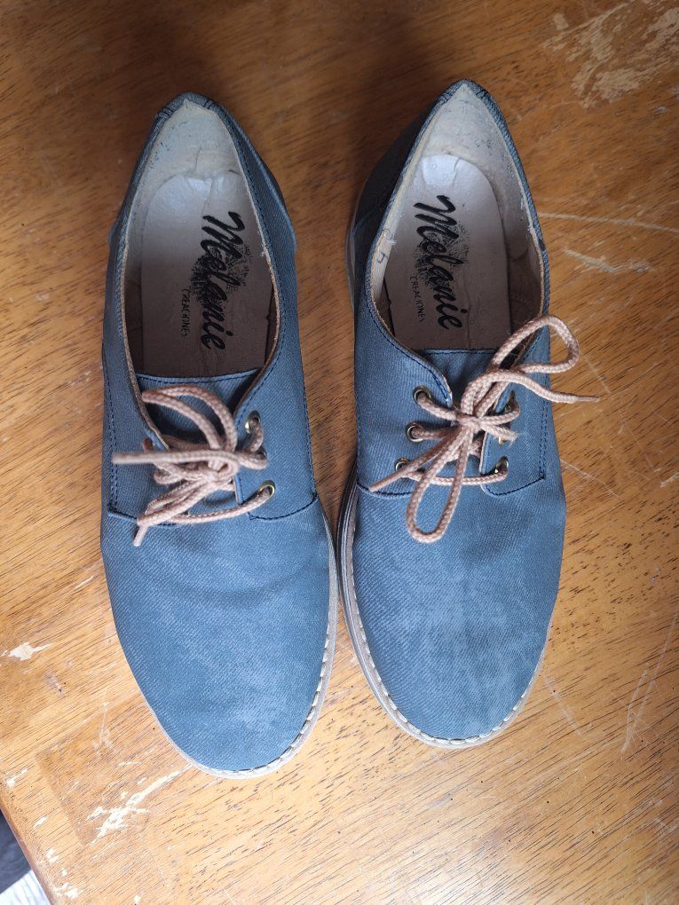 Melanie Size 7.5 Blue Synthetic Oxfords with Rubber Soles - Made in Mexico