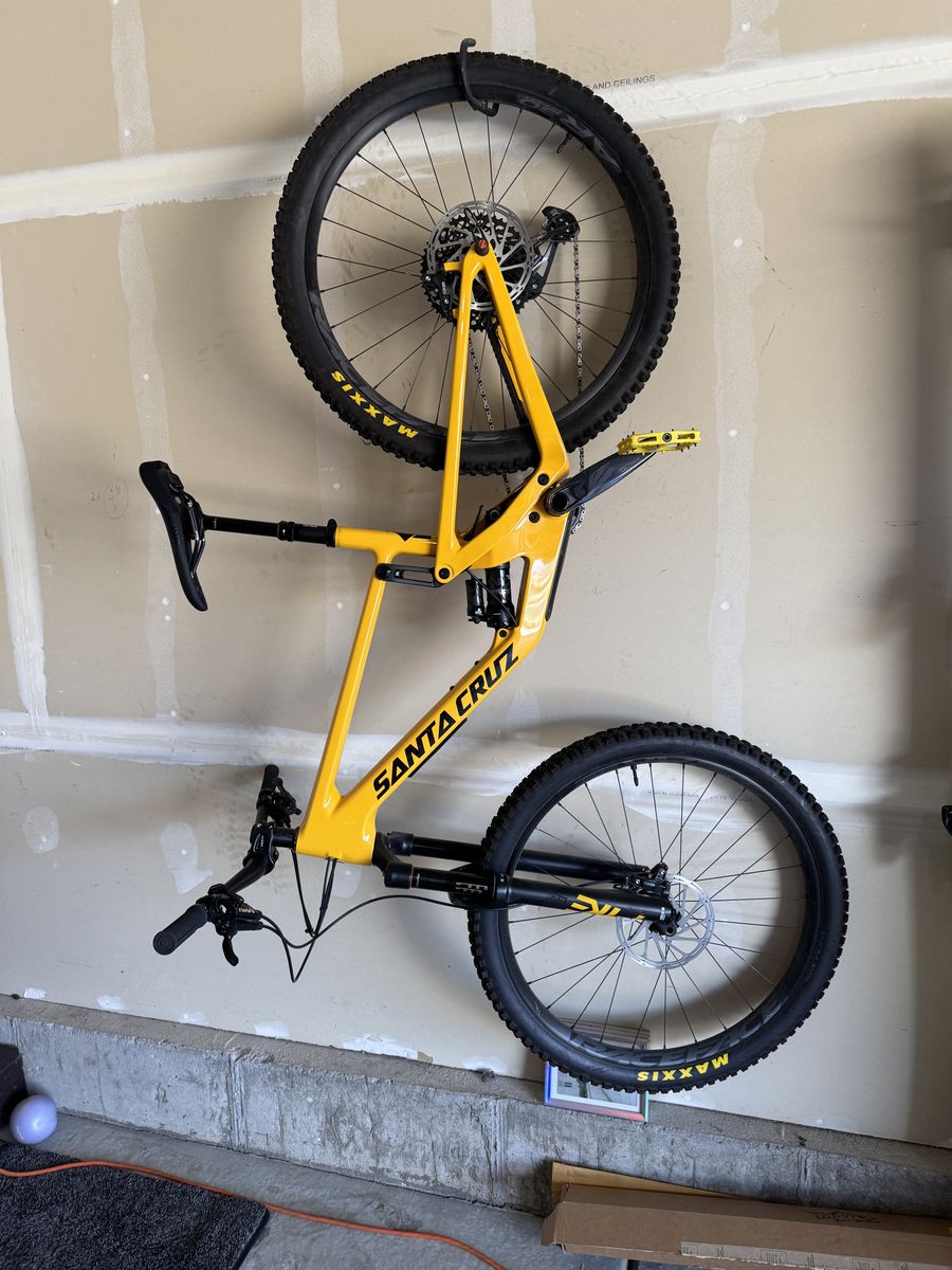 Santa Cruz 5010 Carbon - Excellent Condition