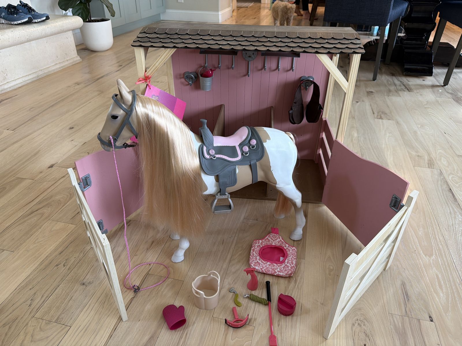 Our Generation Saddle-Up Stables + Horse + Accessories – Like New w/ Tag